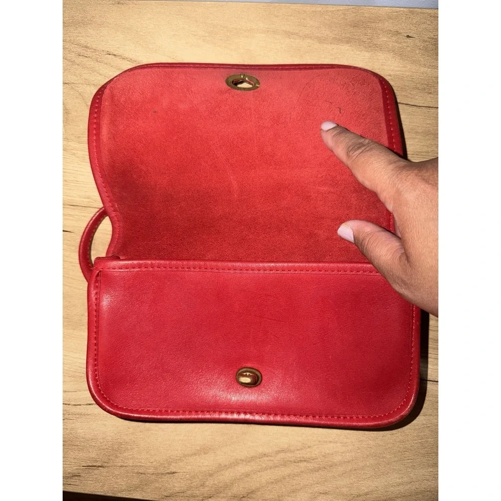 Vintage Red Dinky  Crossbody Coach Bag Made in New York City 80s‎ 6336 S